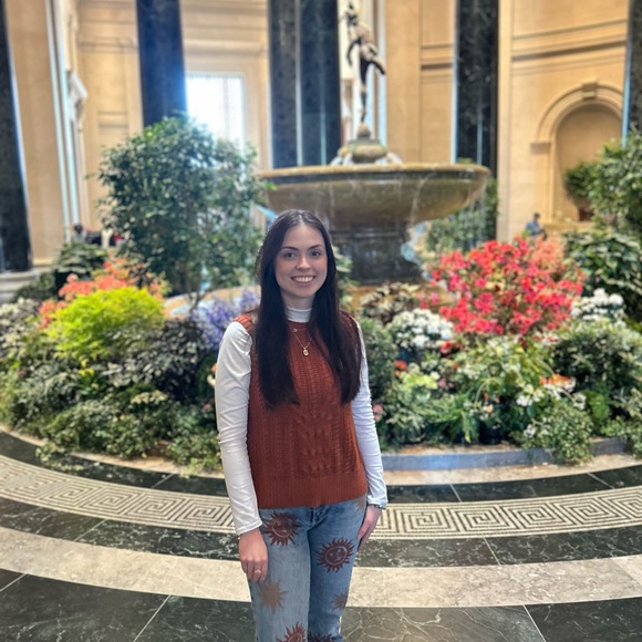 Meet your Posher, Kailey - Picture 3 of 6